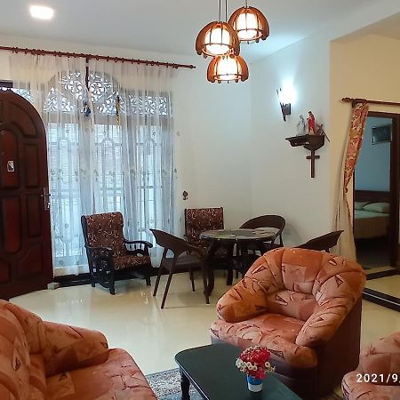 Arusha Guest House เนกอมโบ ภายนอก รูปภาพ