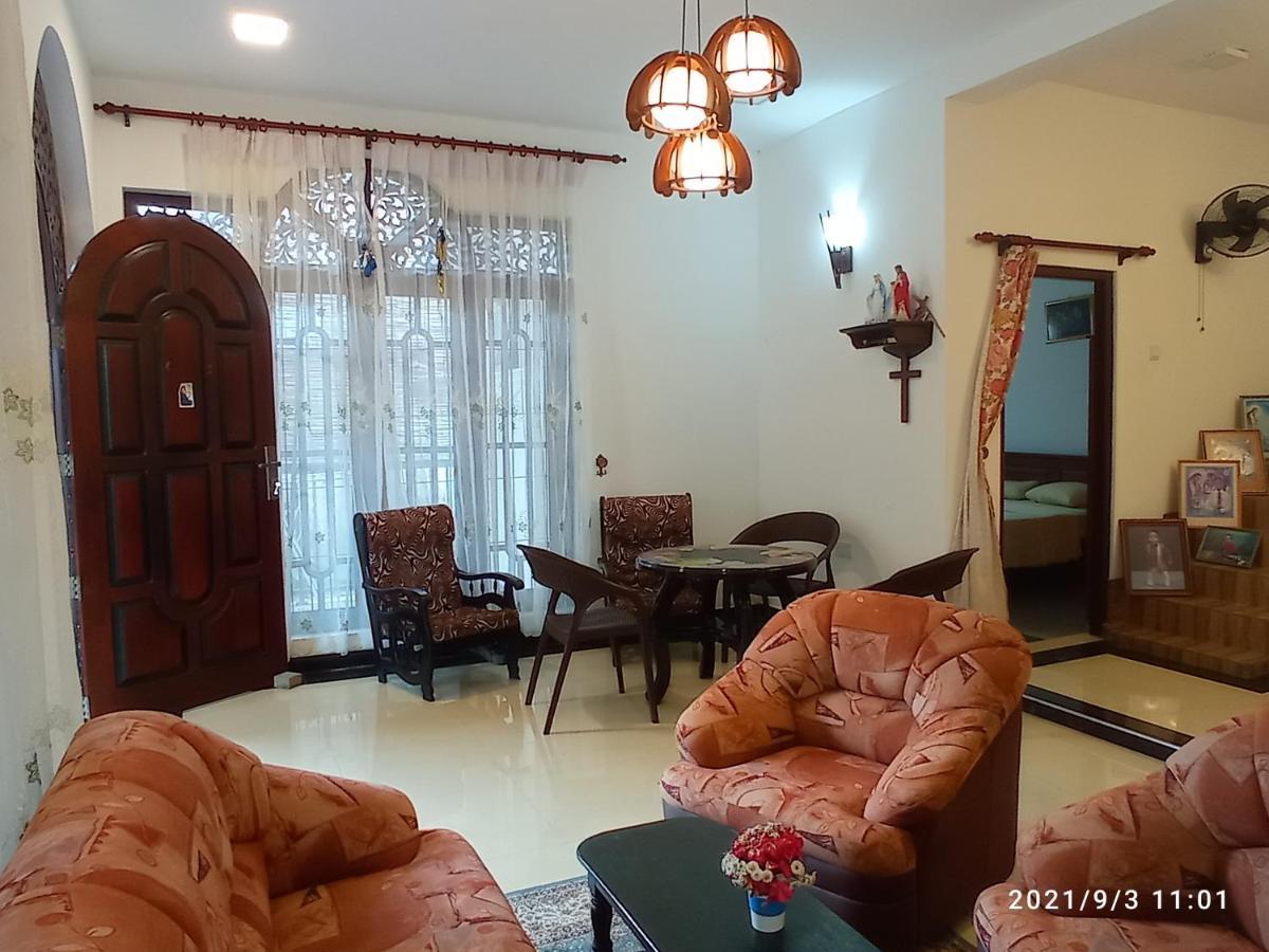 Arusha Guest House เนกอมโบ ภายนอก รูปภาพ